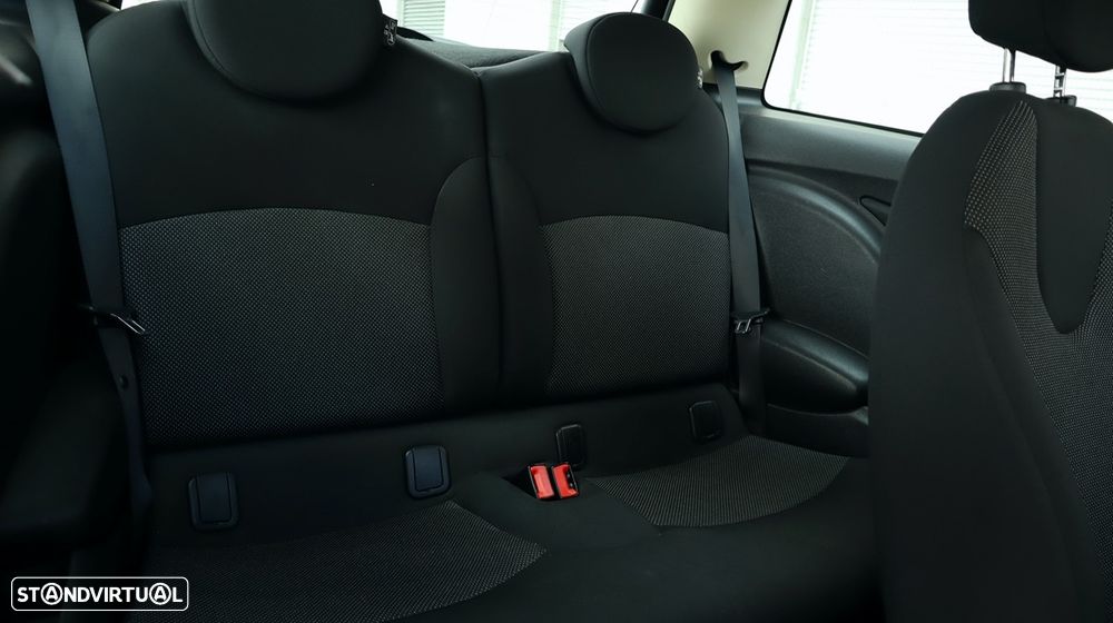 MINI 3 Portas Cooper D - 38