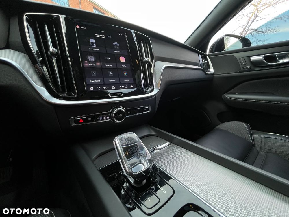 Volvo S60 B5 B R-Design - 14