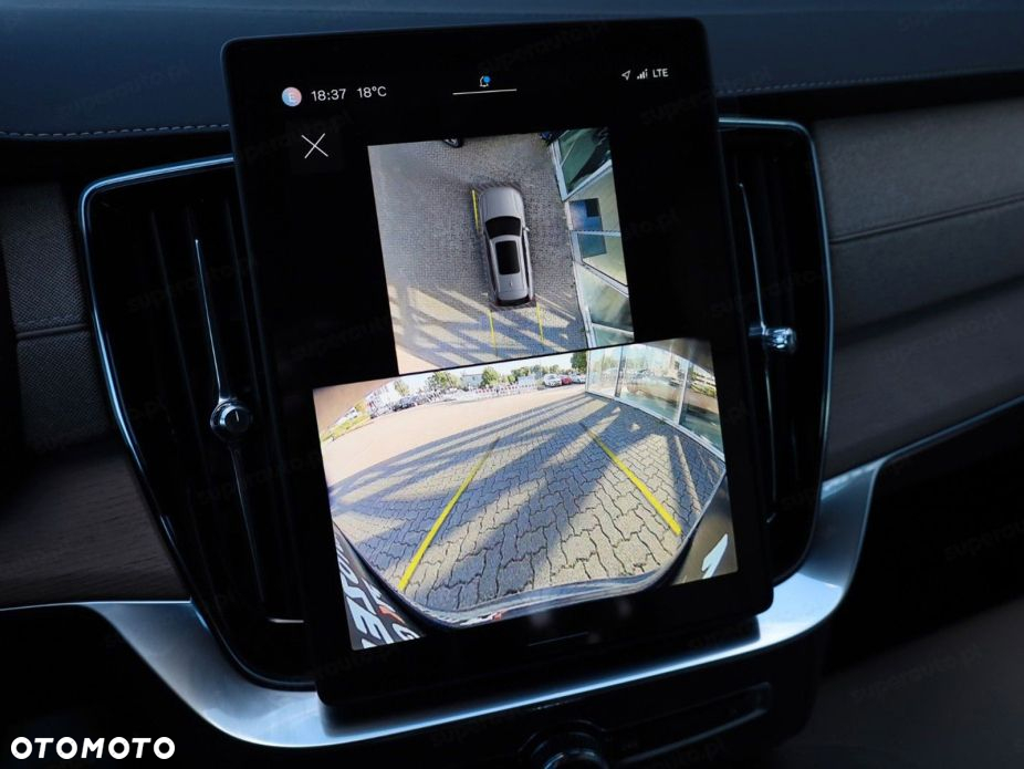 Volvo XC 90 - 9