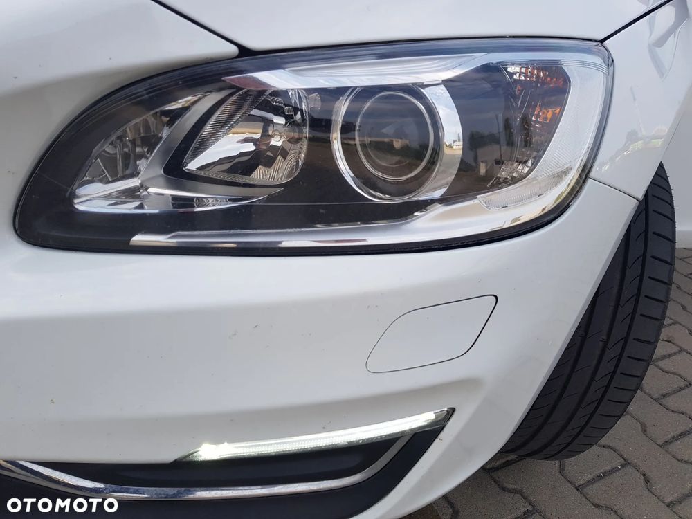 Volvo V60 D3 Momentum - 12