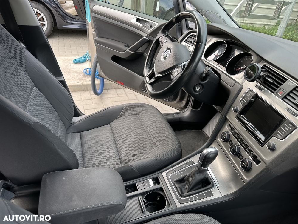 Volkswagen Golf - 14