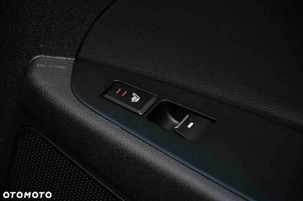 Hyundai Tucson ver-2-0-crdi-premium-4wd - 23