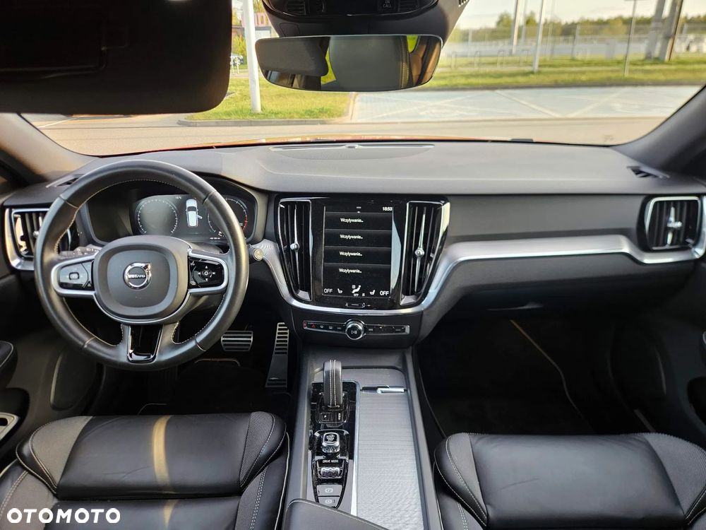 Volvo V60 B3 B R-Design - 26