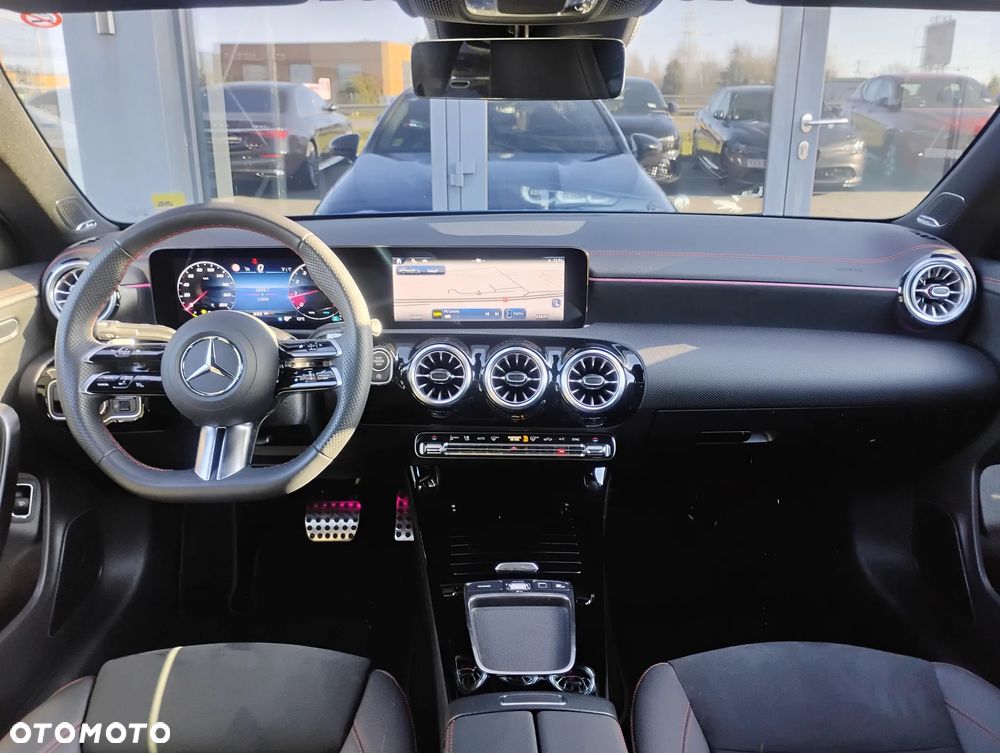 Mercedes-Benz CLA 200 AMG Line 7G-DCT - 17