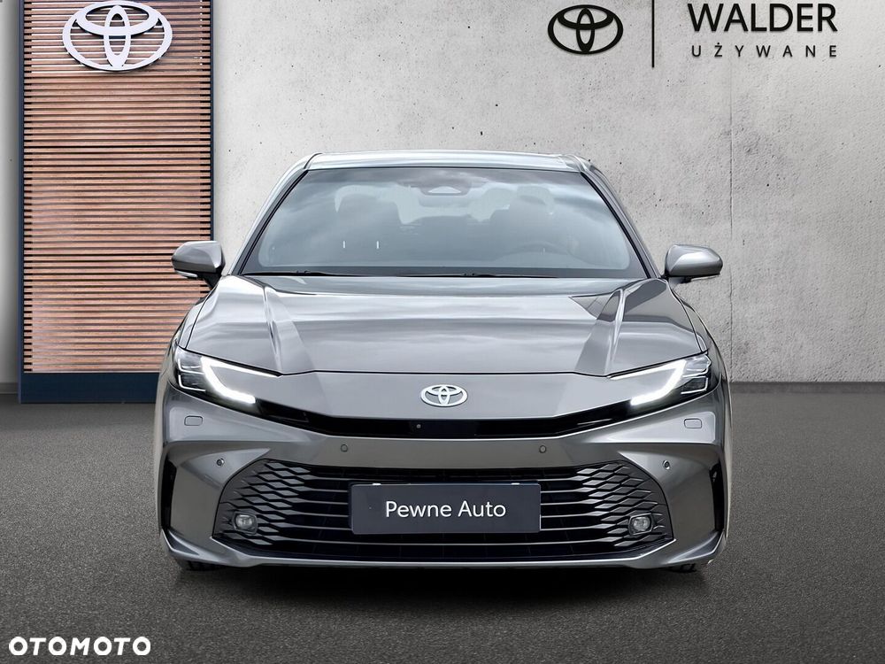 Toyota Camry - 10