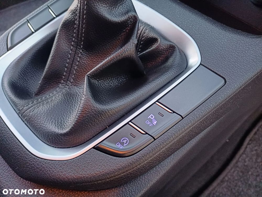 Hyundai i30 blue Kombi 1.4 - 23