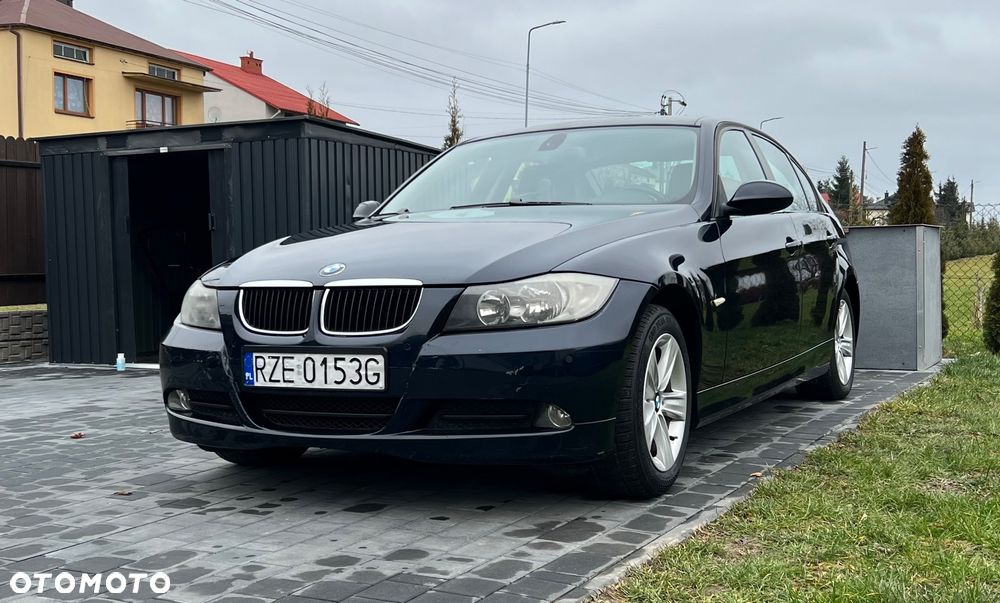 BMW Seria 3 318i - 1