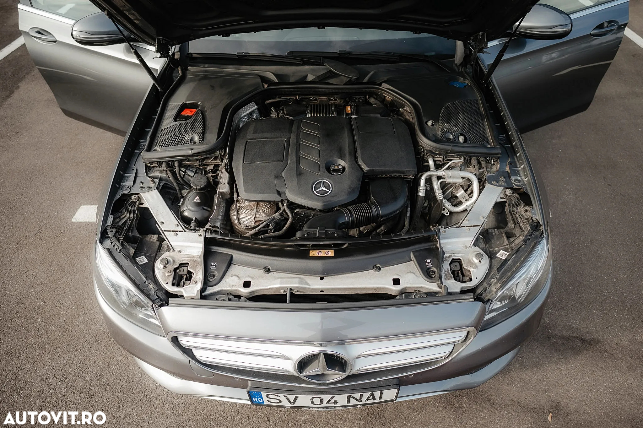 Mercedes-Benz E - 27