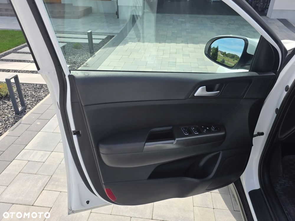 Kia Sportage 1.6 GDI 2WD Attract - 12