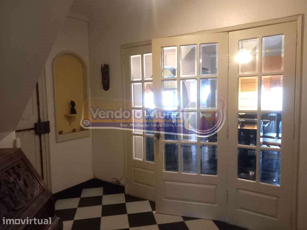 Apartamento Duplex T5 em Benavente (B641) - Grande imagem: 2/23