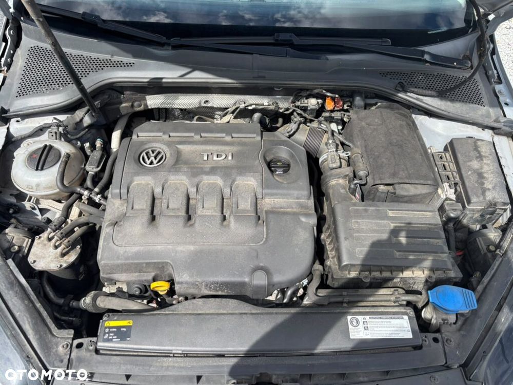 Volkswagen Golf 1.6 TDI DPF Trendline - 20