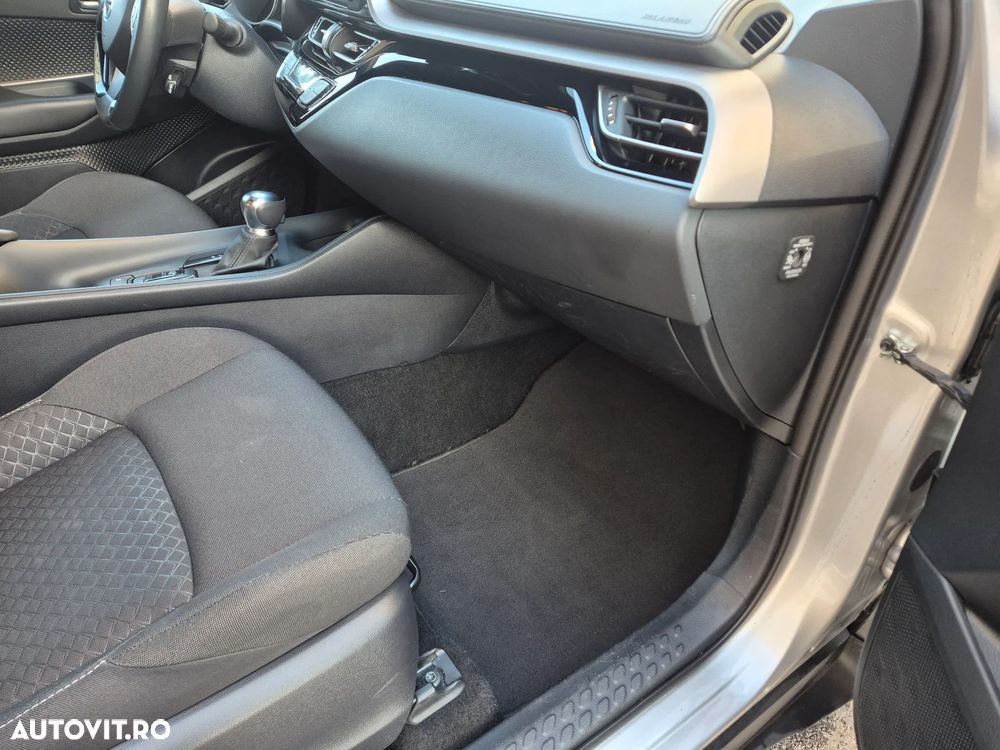 Toyota C-HR 1.8 HSD 4x2 CVT C-enter - 25