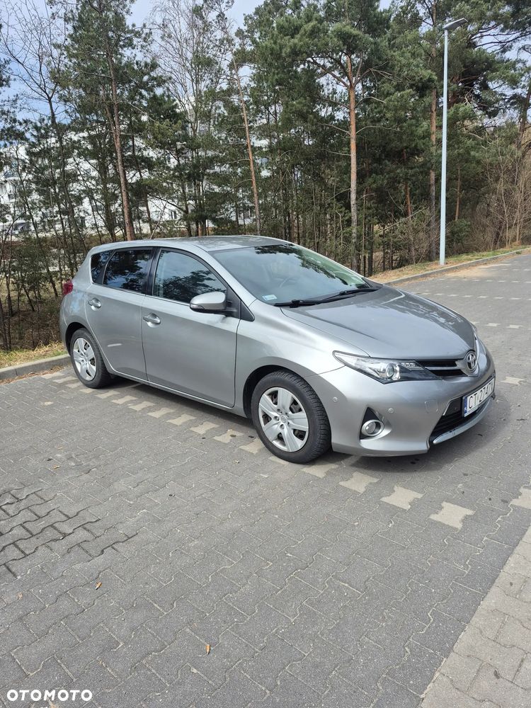 Toyota Auris 1.6 Premium Comfort - 2