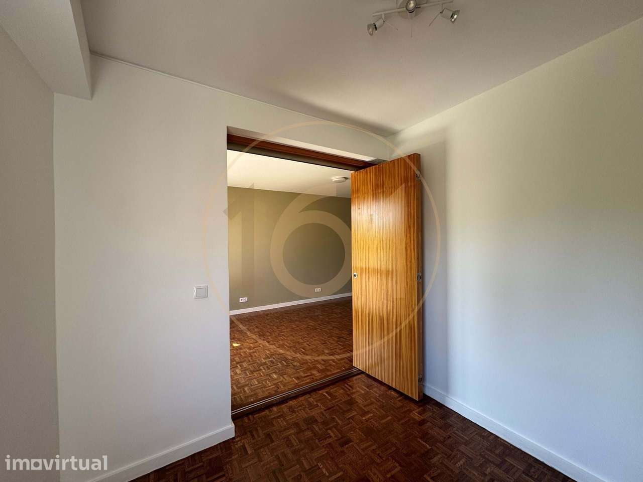 Apartamento T3 com varanda, para venda , no Porto - Grande imagem: 3/27