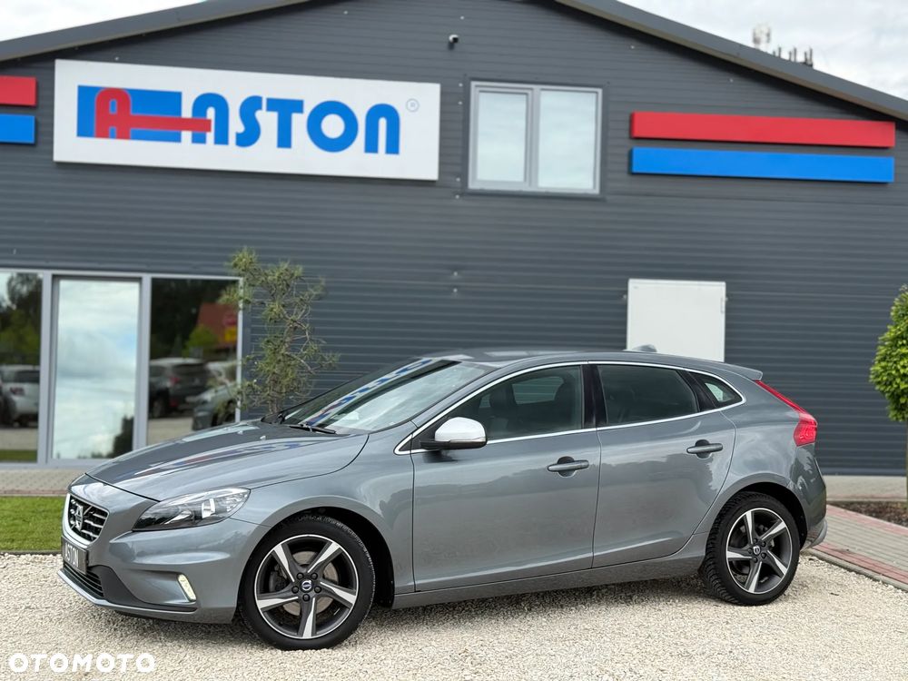 Volvo V40 D2 Drive-E R-Design Momentum - 1