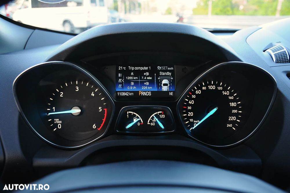 Ford Kuga 2.0 TDCi 4WD Powershift ST-Line - 20