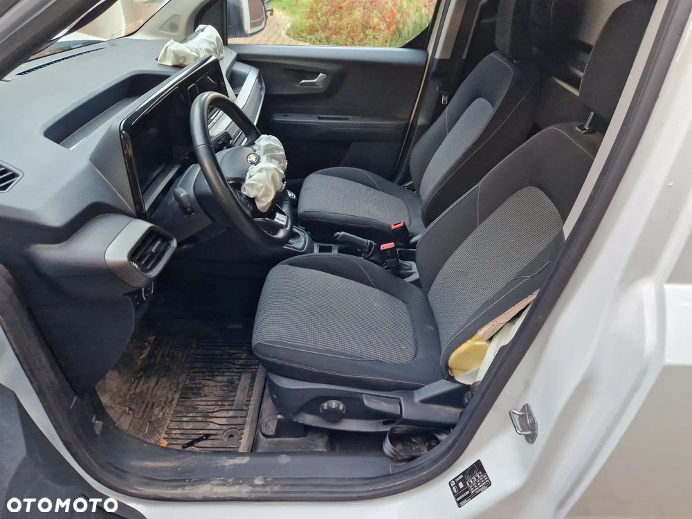 Ford Transit Courier - 8