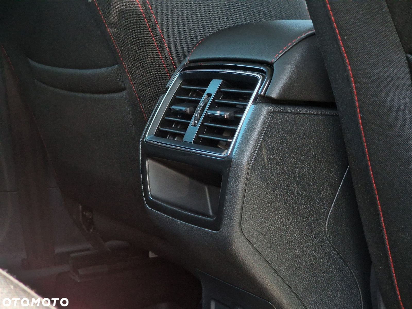 Skoda Karoq 1.5 TSI ACT GPF 4x2 Style DSG - 17