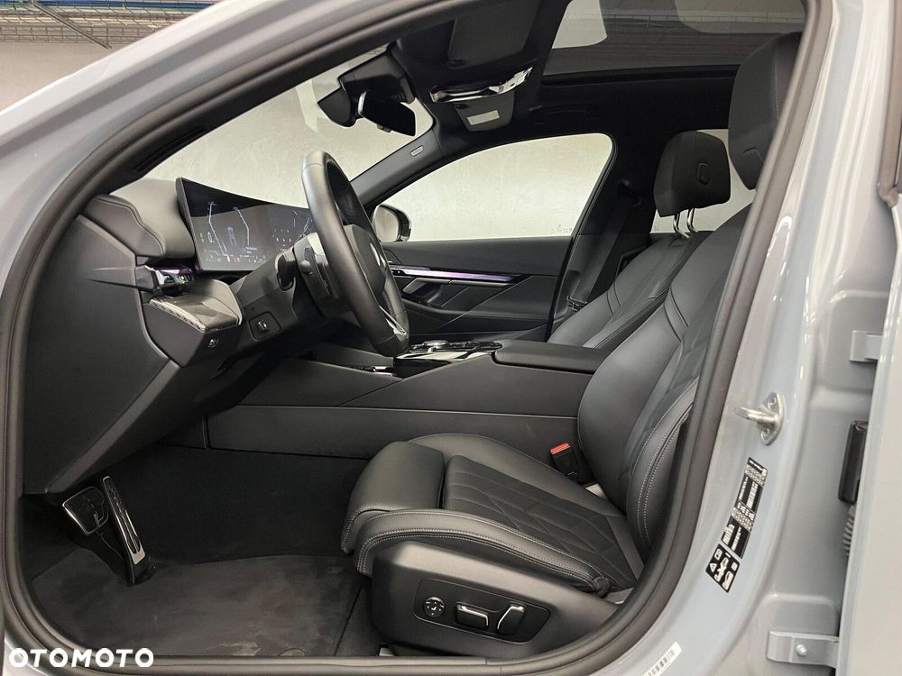 BMW Seria 5 520d xDrive mHEV M Sport - 17