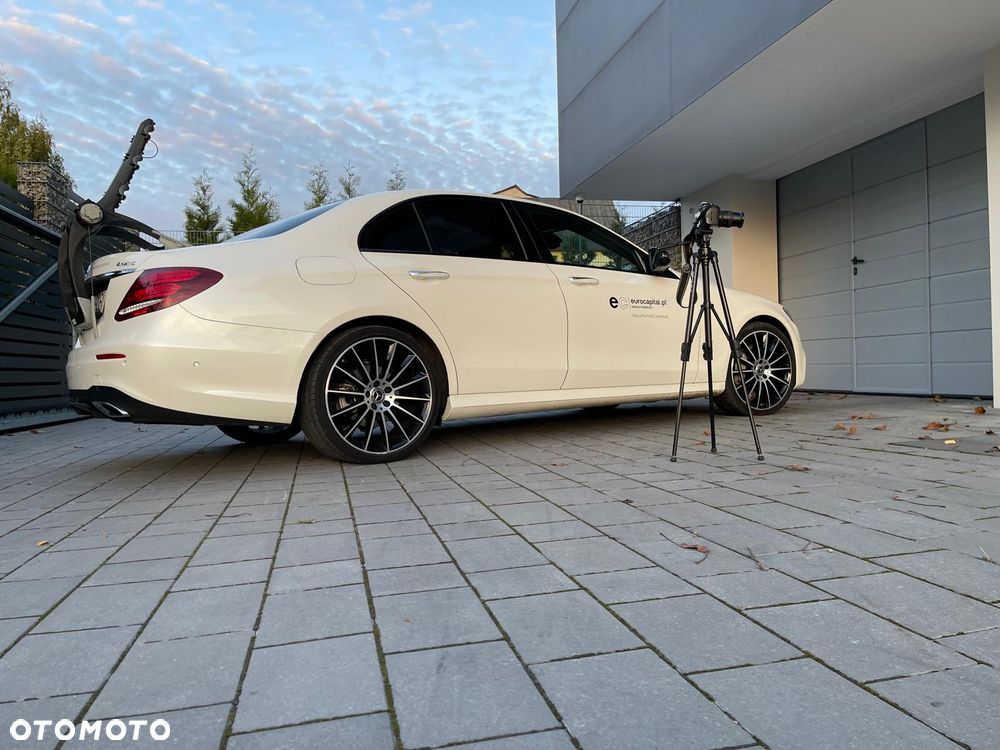 Mercedes-Benz Klasa E 220 d 4-Matic 9G-TRONIC - 31