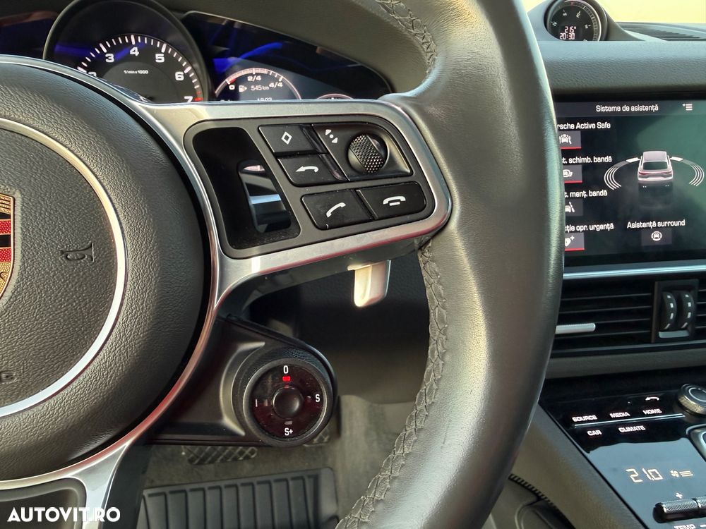 Porsche Cayenne - 16