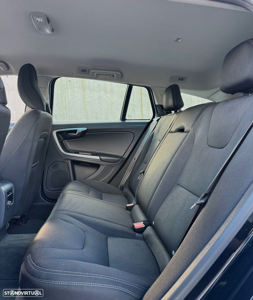 Volvo V60 2.0 D2 Kinetic - 7