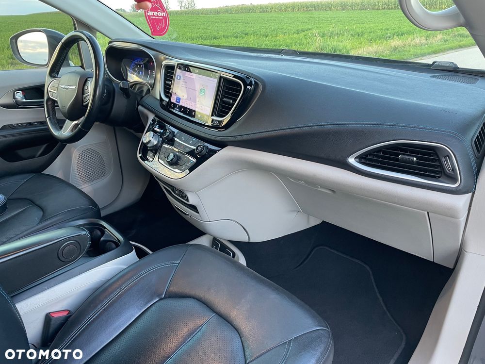 Chrysler Pacifica - 13