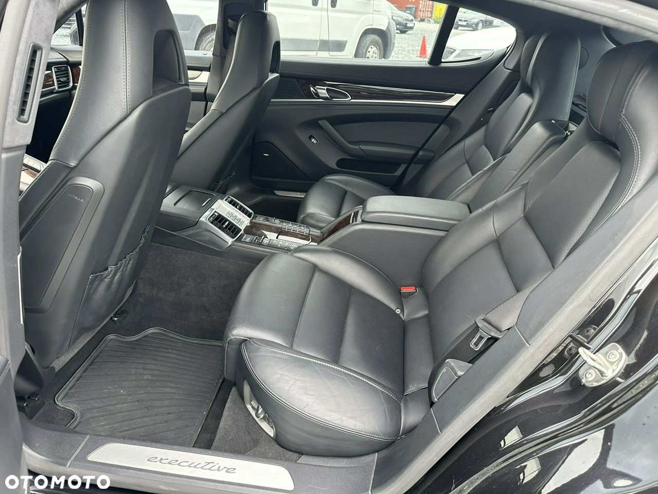 Porsche Panamera Turbo Executive - 27