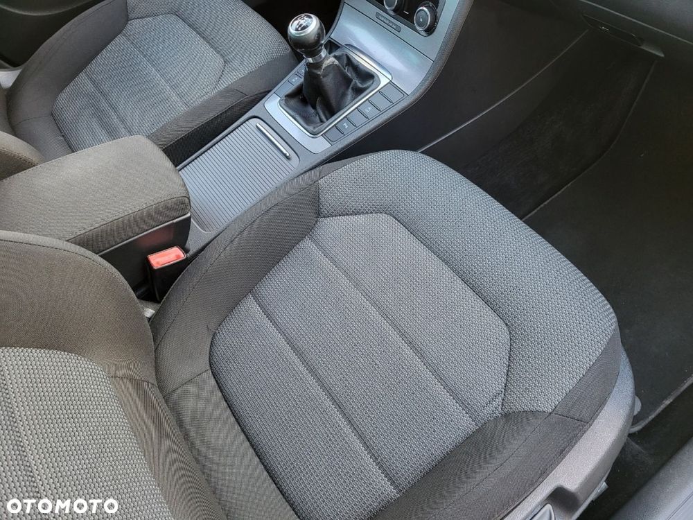 Volkswagen Passat - 23