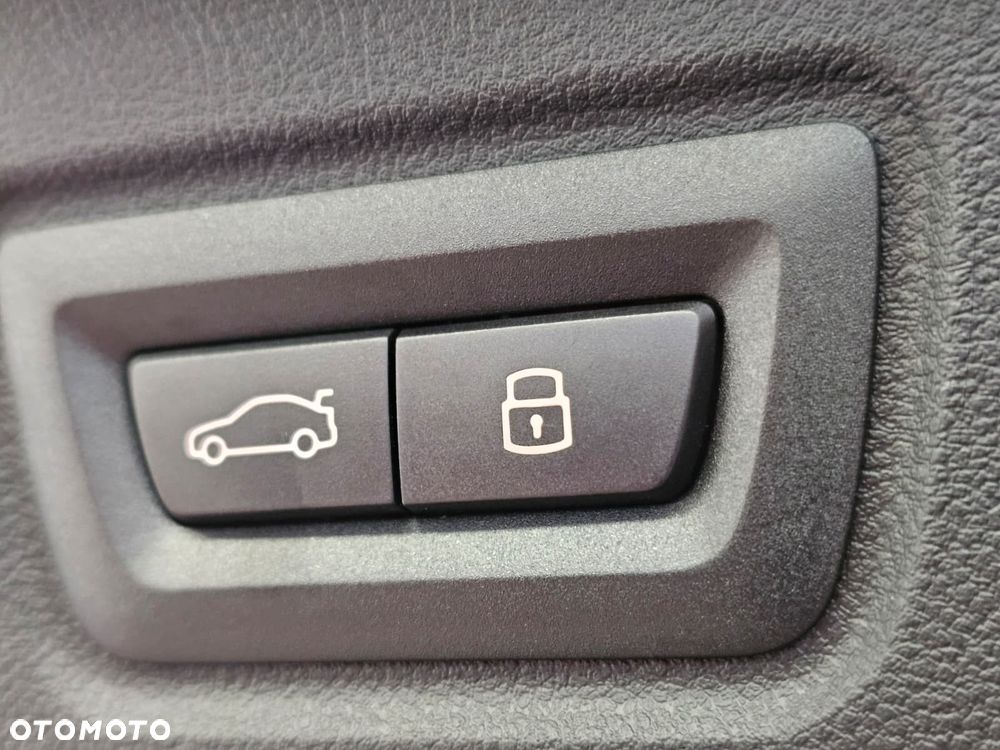 BMW i4 70.3kWh eDrive 35 - 14