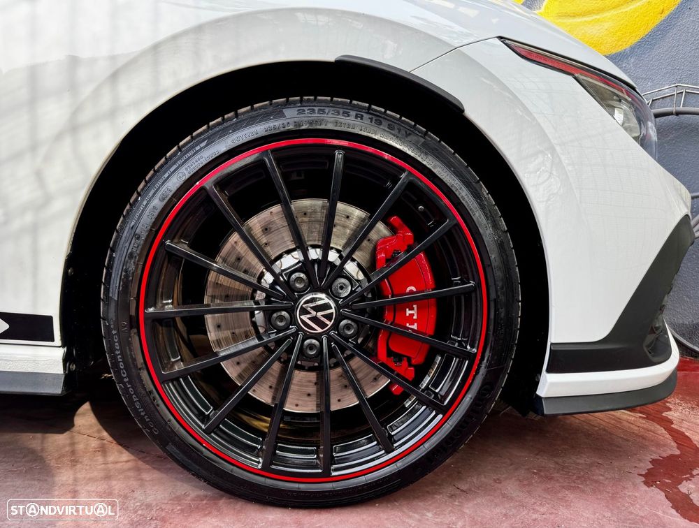 VW Golf 2.0 TSI GTI Clubsport 45 Years DSG - 31