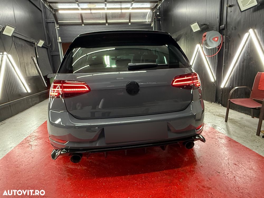 Volkswagen Golf - 12