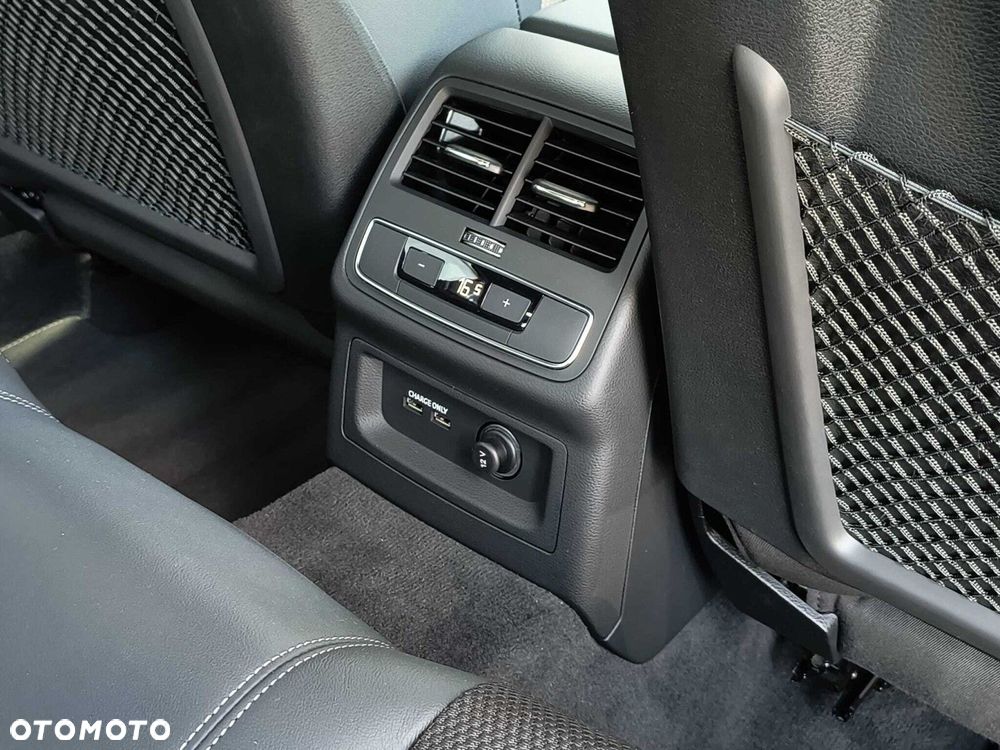 Audi A4 Limousine 35 TFSI mHEV S Line S tronic - 33