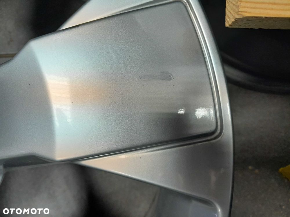 alufelgi 18 4szt oryginał VOLVO XC40 XC60 7,5x18 ET50,5 5x108 - 8