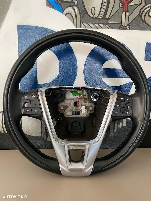 Volan R-design cu piele perforata VOLVO S60 V60 XC60 XC70 S80 V70 2009-2013 31315994