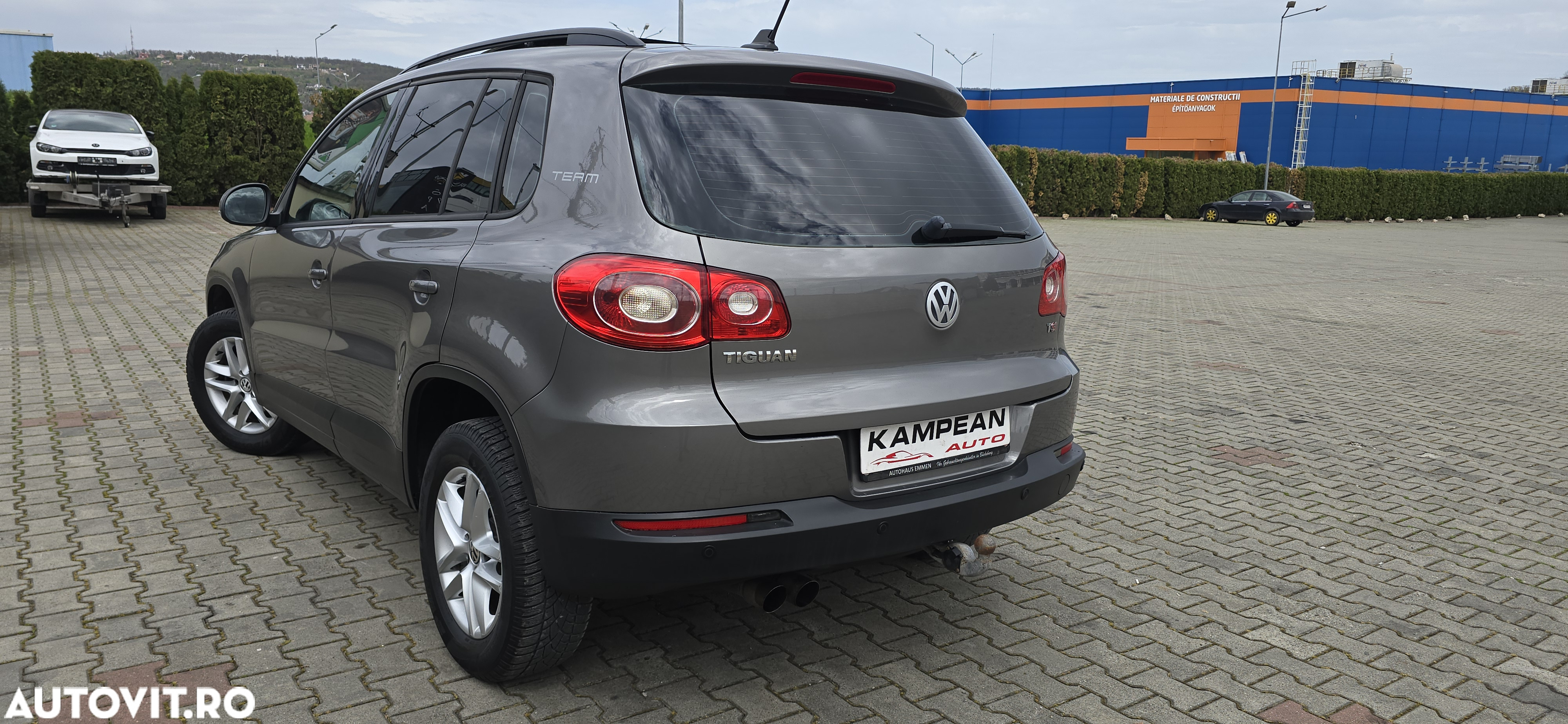 Volkswagen Tiguan - 4