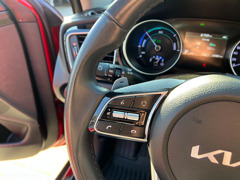 Kia XCeed - 10