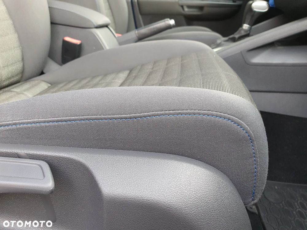 Volkswagen Golf 1.6 Automatik Tour - 17