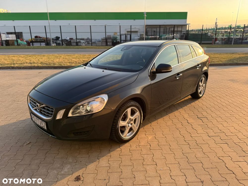 Volvo V60 D3 Geartronic Momentum - 12