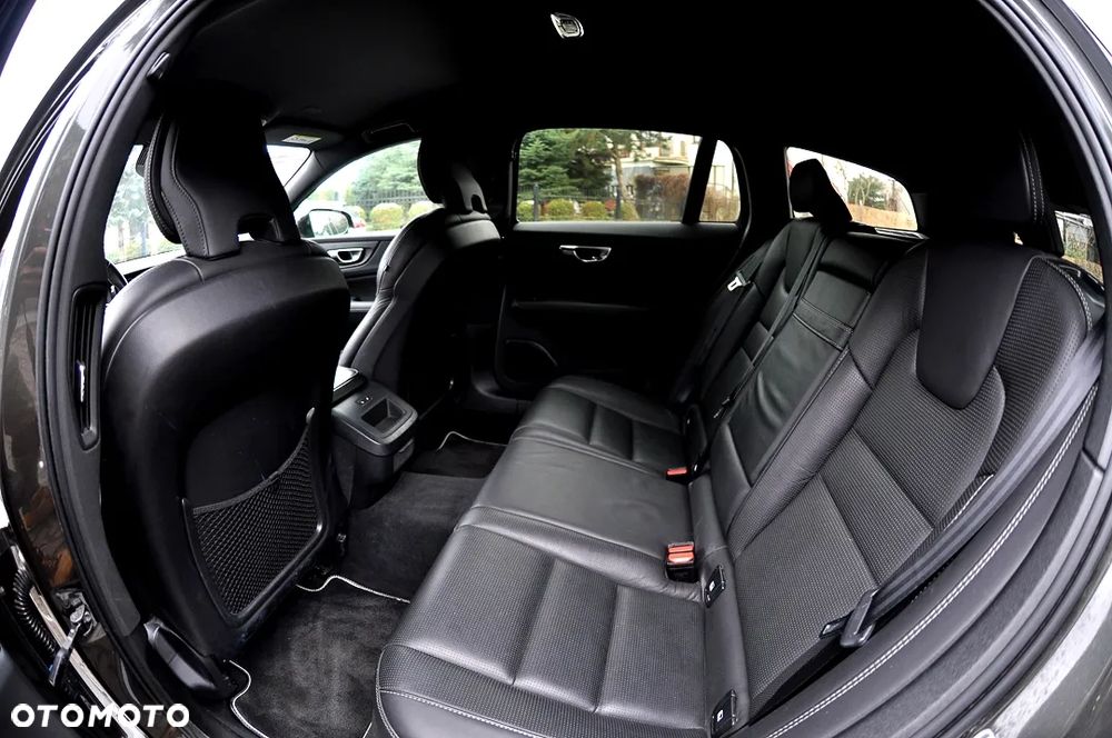 Volvo V60 T4 Geartronic R-Design - 29