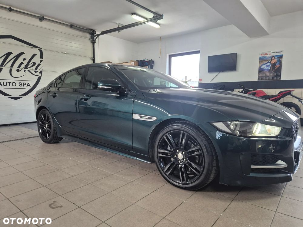 Jaguar XE 2.0 D R-Sport - 4