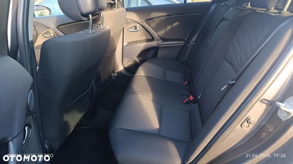 Toyota Avensis 2.2 D-4D Edition - 13
