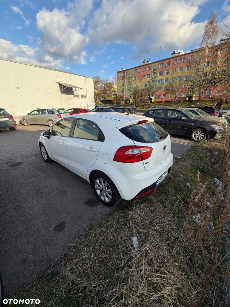 Kia Rio - 2