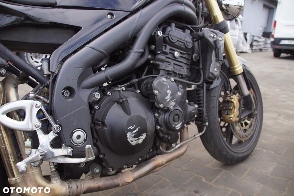 Motocykl na części - Triumph Speed Triple IV 1050 515NJ 131 KM 2005R Silnik Skrzynia Rama Lampa Siedzenie Gmol Przełącznik Manetka Laga Monowahacz Amortyzator Owiewka Osłona Sterownik Moduł Czujnik Licznik - 15
