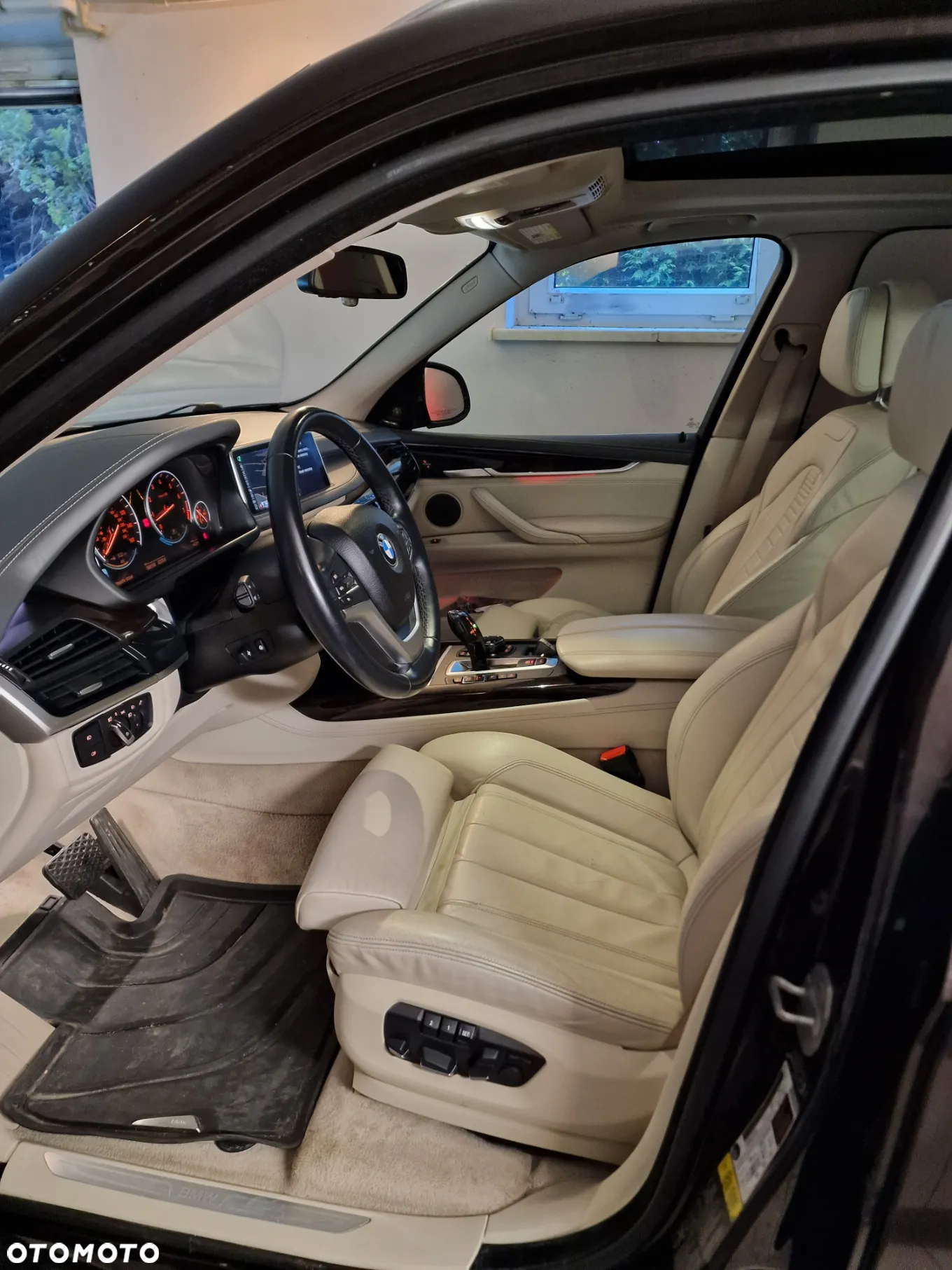 BMW X5 xDrive35i - 30