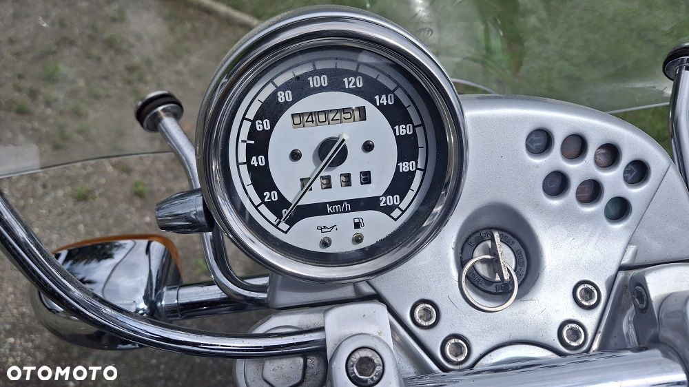 BMW R - 8