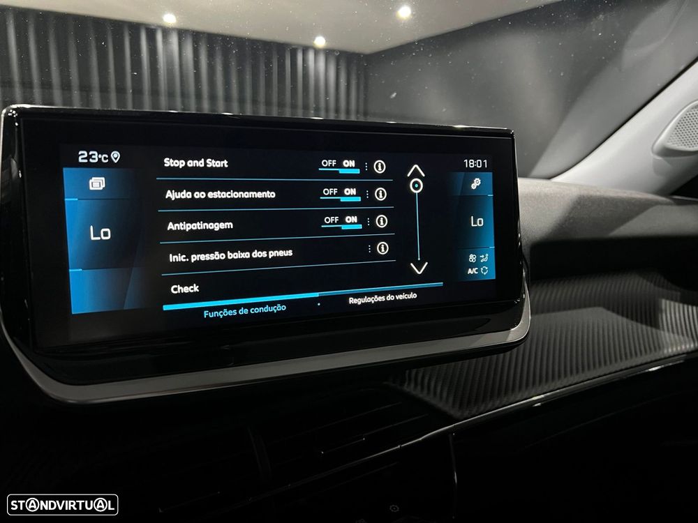 Peugeot 2008 1.2 PureTech Allure Pack - 20