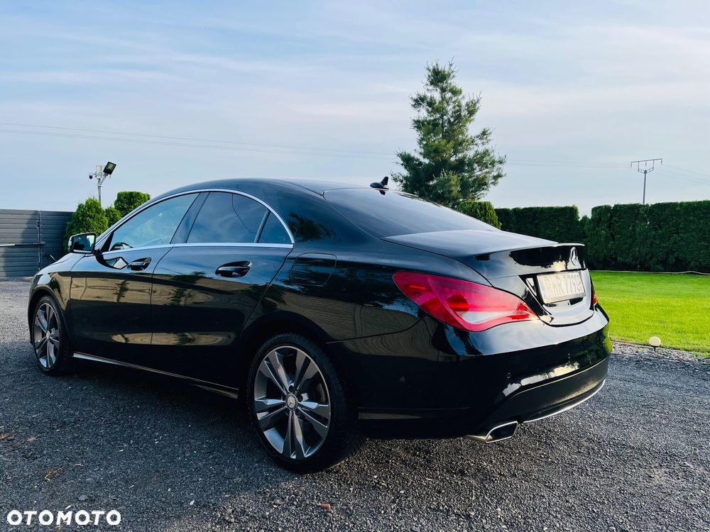 Mercedes-Benz CLA 220 d 7G-DCT Urban - 4
