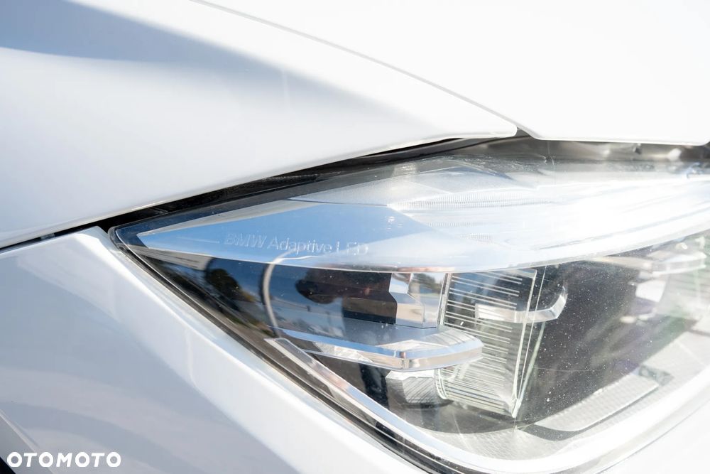 BMW Seria 3 320i xDrive Edition M Sport Shadow - 19