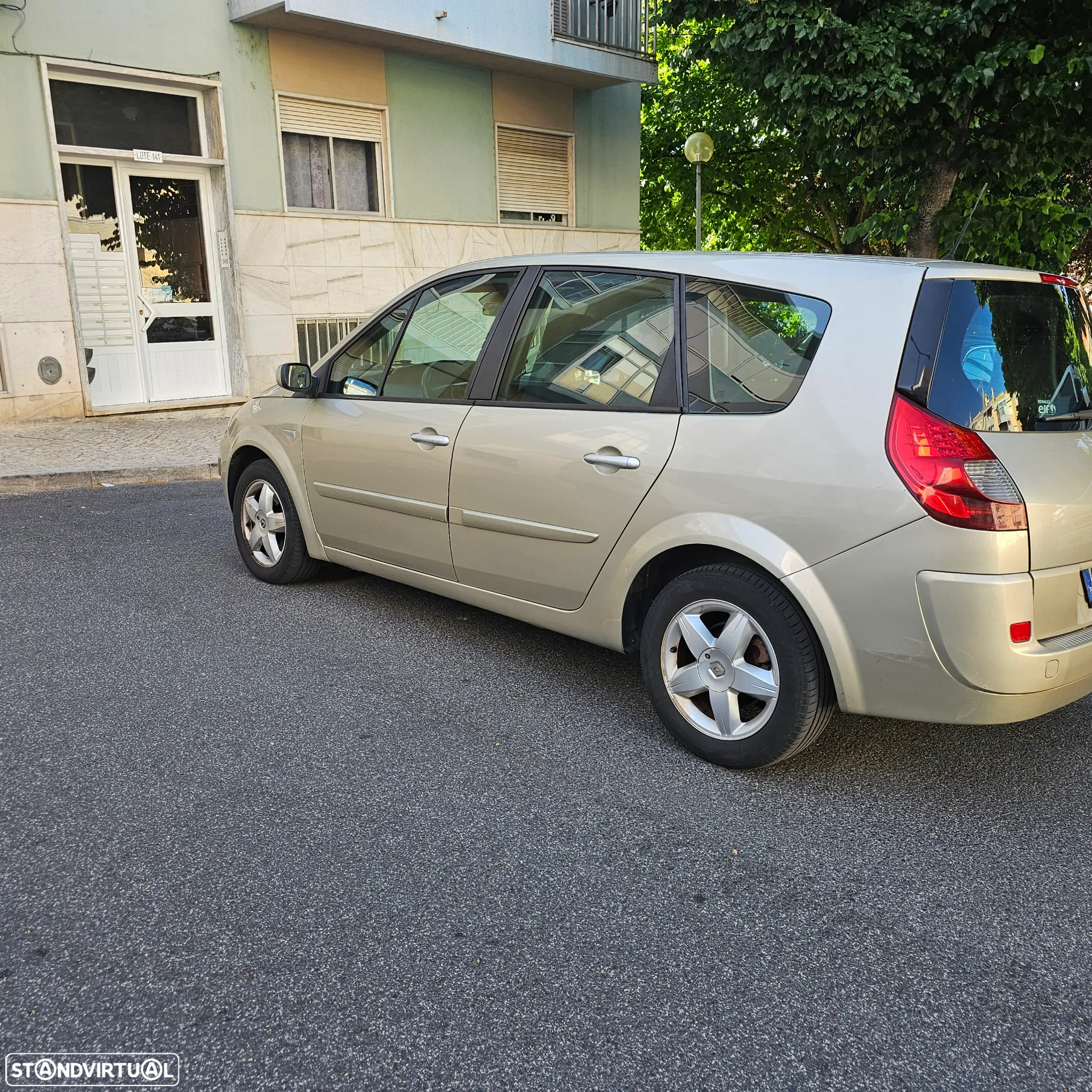 Renault Grand Scénic 1.5 dCi Luxe 7L - 8